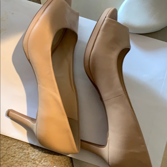 Shoe - Picture 3 of 3